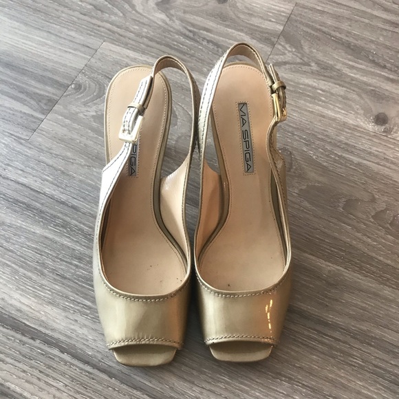 Gold Heels - Picture 2 of 3